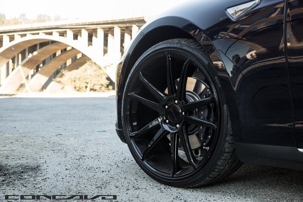 Tesla Model S. - 3