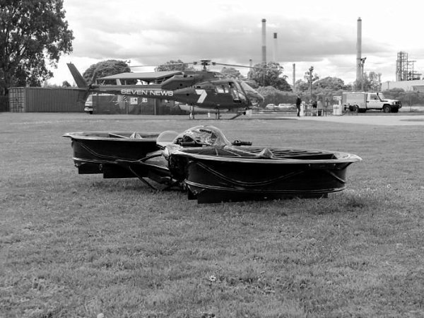 Hoverbike - летающий мотоцикл.Австралиец Крис Мэллой создал аппарат, который назвал “воздушным ... - 4