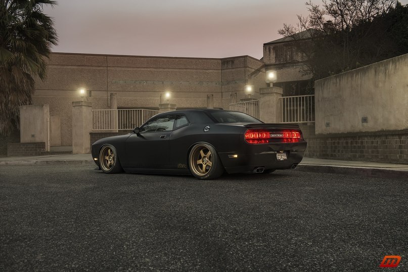 Dodge Challenger - 7