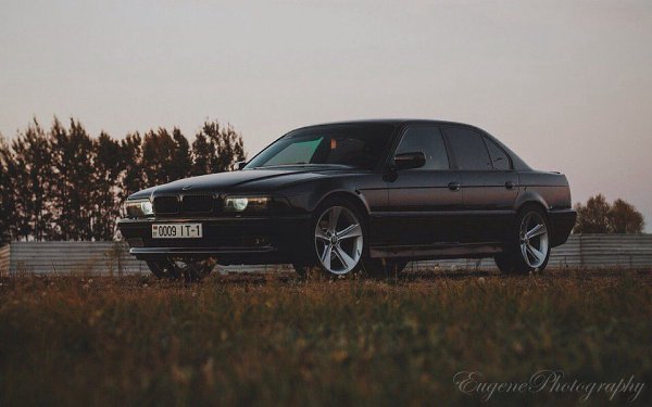 BMW 7 Series E38 - 4