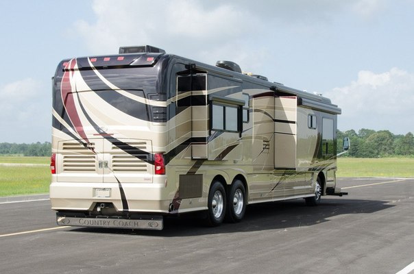 Country Coach Intrigue 525 HP Turbo Diesel - 4