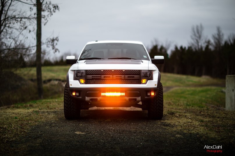 Ford F-150 SVT Raptor.