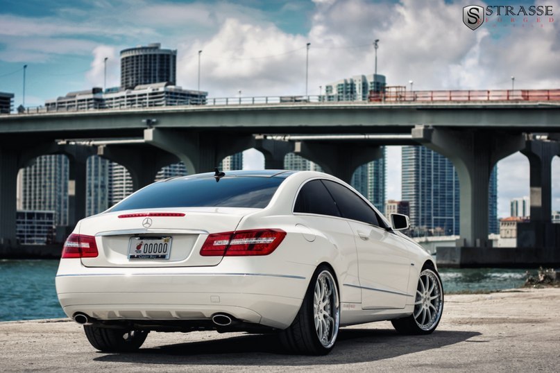 Mercedes Benz E350 Coupe. - 7