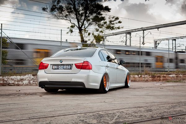 BMW 320i (E90). - 5