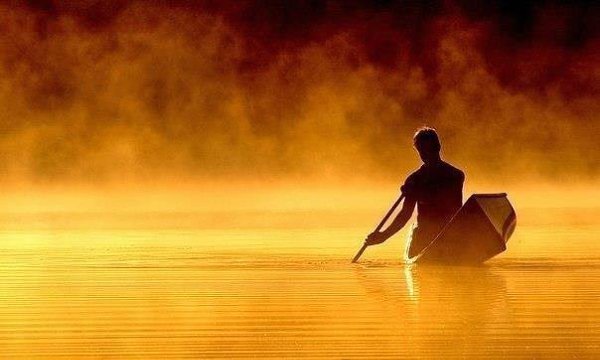 Не зови уходящее – позволь ему уйти. Не жди будущего – позволь ему наступить. Не усложняй – пусть ...
