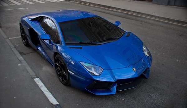 Blue Lamborghini Aventador - 3