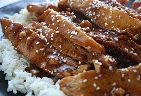 Куриное филе в соусе “Терияки”.2 шт. филе куриного мясасоевый соусмолотый имбирь2 ч. ложки ...