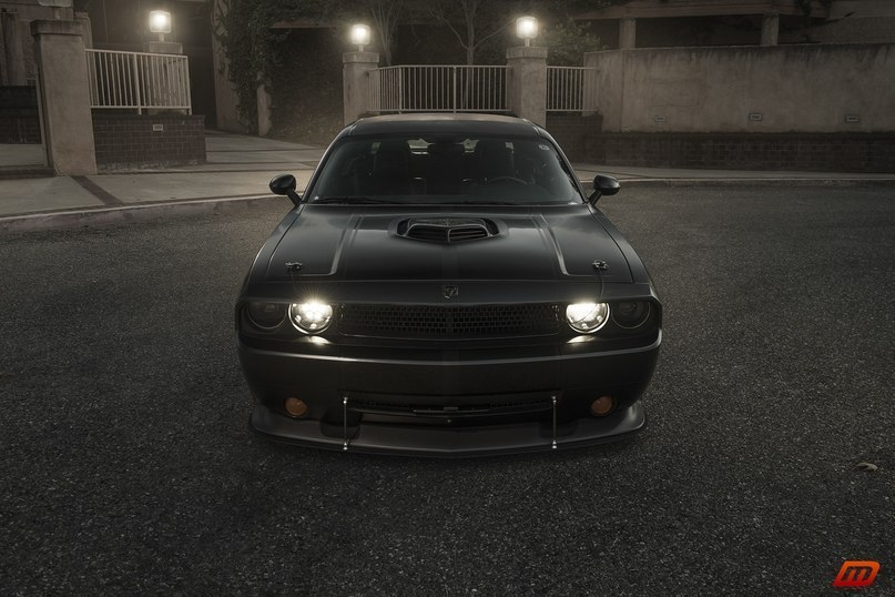 Dodge Challenger - 4