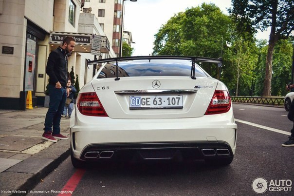 Mercedes-Benz C 63 AMG Coup Black Series - 8