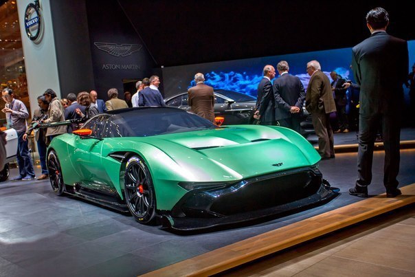 Aston Martin Vulcan.    24   Vulcan.    ...