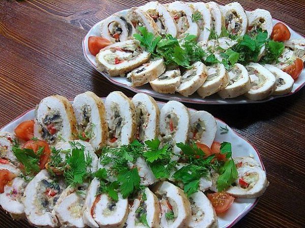 Куриные рулетики с грибами.Вкусное и лёгкое, праздничное блюдо, которое обязательно украсит ваш ...