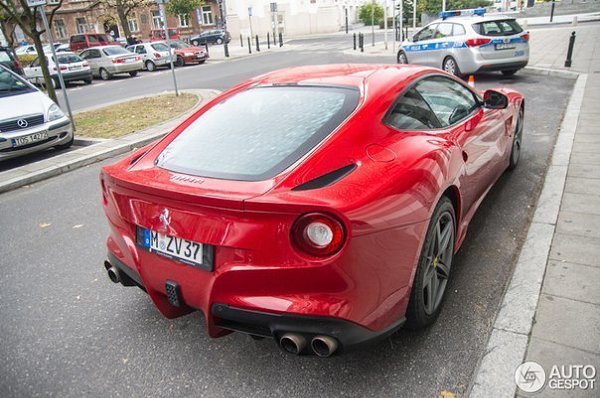 Ferrari F12 Berlinetta.��������� ���������� V12 Atmo (6262 ��)�������� 740 �.�. ��� 8250 ... - 4