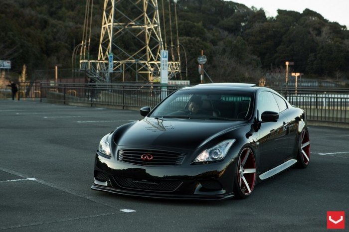 Infiniti G37 Coupe.