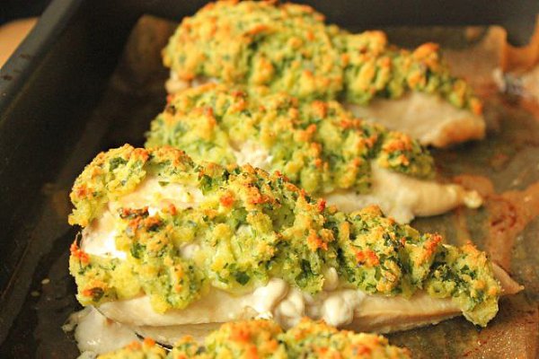 Быстрые котлеты по-киевски.Ингредиенты:4 филе куриной грудки без кожи 50 грамм сливочного сыра с ...
