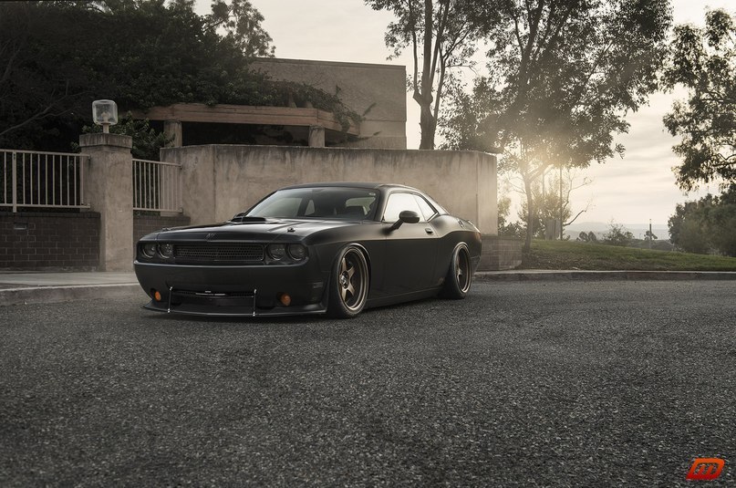 Dodge Challenger - 3