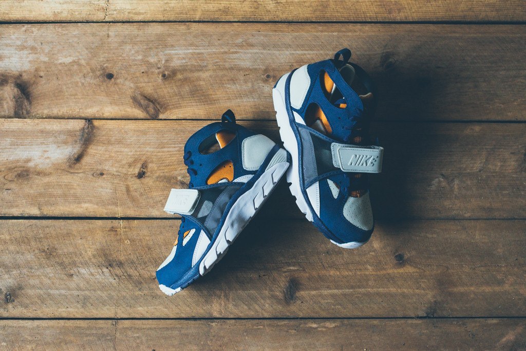 Nike Air Trainer Huarache Premium Mid Navy/Ginger.#basketball_kicks@we_love_basketball