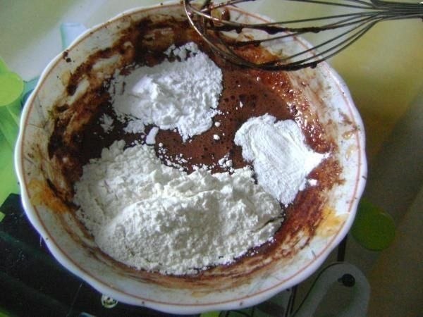 Торт «Минутка».Ингредиенты:-Яйцо куриное - 1 шт.;-Молоко - 5 ст.л.;-Масло растительное - 3 ... - 3