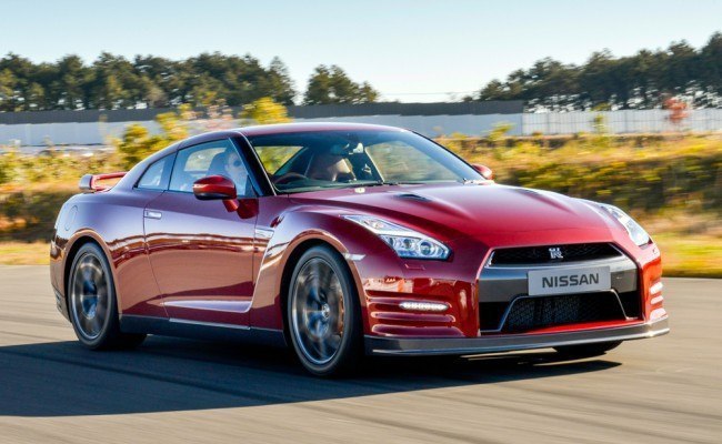 Nissan GT-R 2014.Ему сделали легкий make-up, но он стал добрее не снаружи, а внутриПлюсы:+ Nissan ...