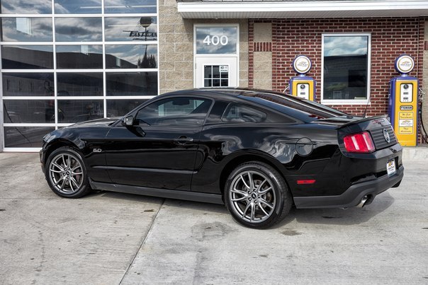 Ford Mustang GT - 4