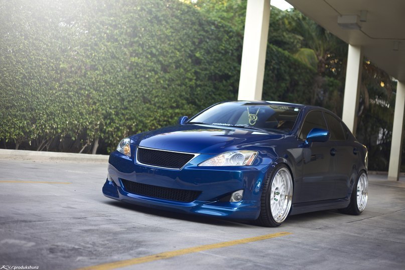 Lexus IS 250. - 4