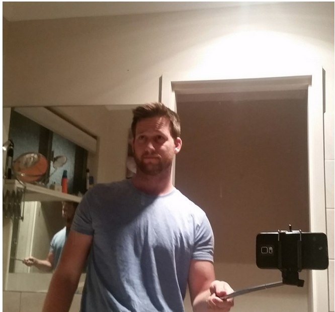 Решил попробовать палку для селфи, о которой все говорят. Так и не понял, в чем прикол.