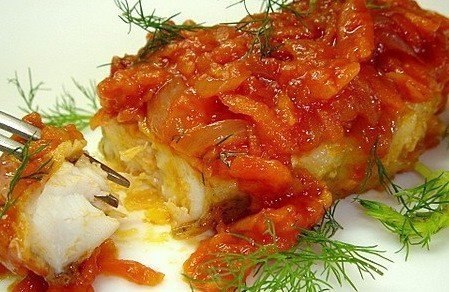 Рыбка сочная и безумно вкусная под соусом Бешамель.Ингредиенты:3 крупных картофеля (отварить в ...