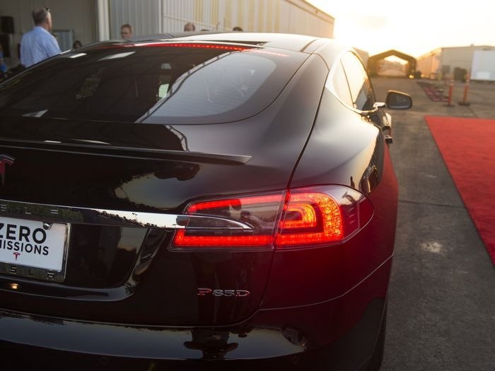 Электрокар Tesla Model S P85D установил новый мировой рекорд.Для получения столь почётного статуса ...
