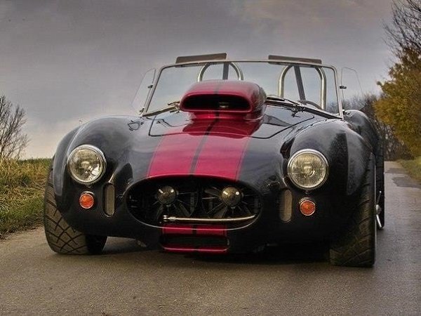 Weineck Cobra 780cui.Двигатель: 12.8 л. V8Мощность: 1115 л.с.Крутящий момент: 1760 НмРазгон 0-100 ... - 3