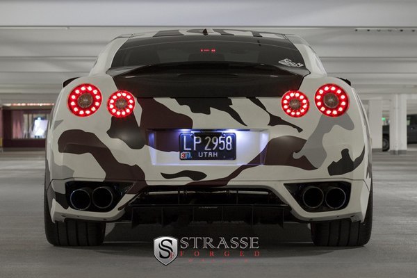 Nissan GT-R  