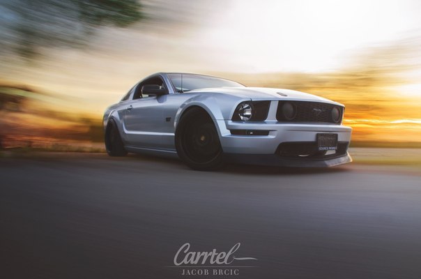 Ford Mustang - 4