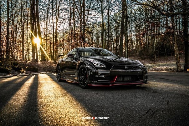 Nissan GT-R - 4