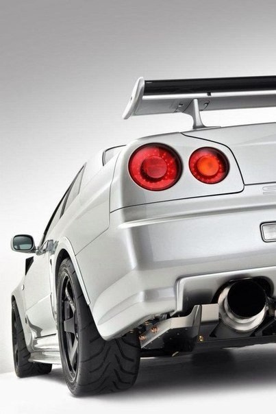 Nissan Skyline GT-R R34 - 3