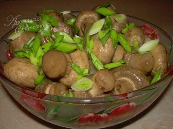 Вкуснейшие, сочные грибочки!!!!!!! Готовятся они 15 минут! А съедаются еще быстрее! Состав: 1. 1 кг. ...
