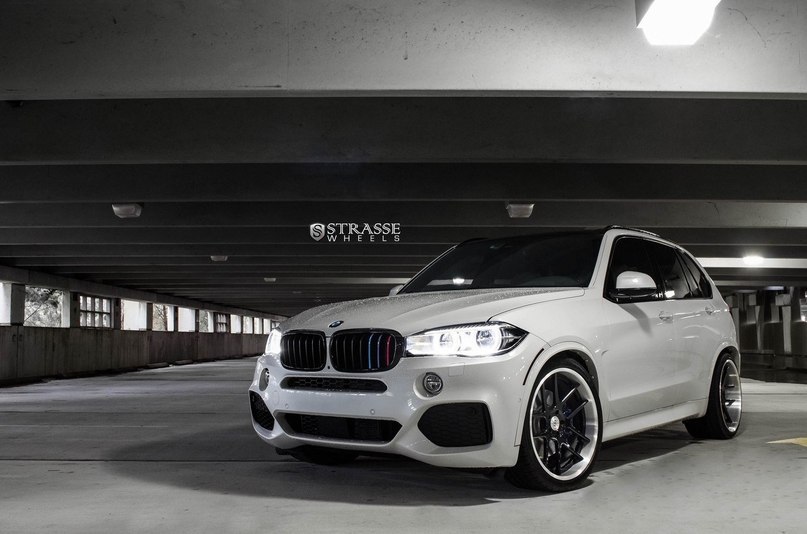 BMW F15 X5 on Strasse Wheels