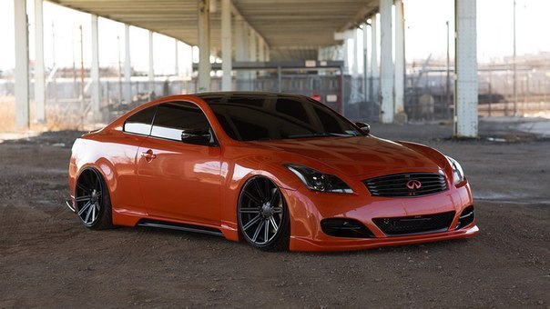 Infiniti G37.