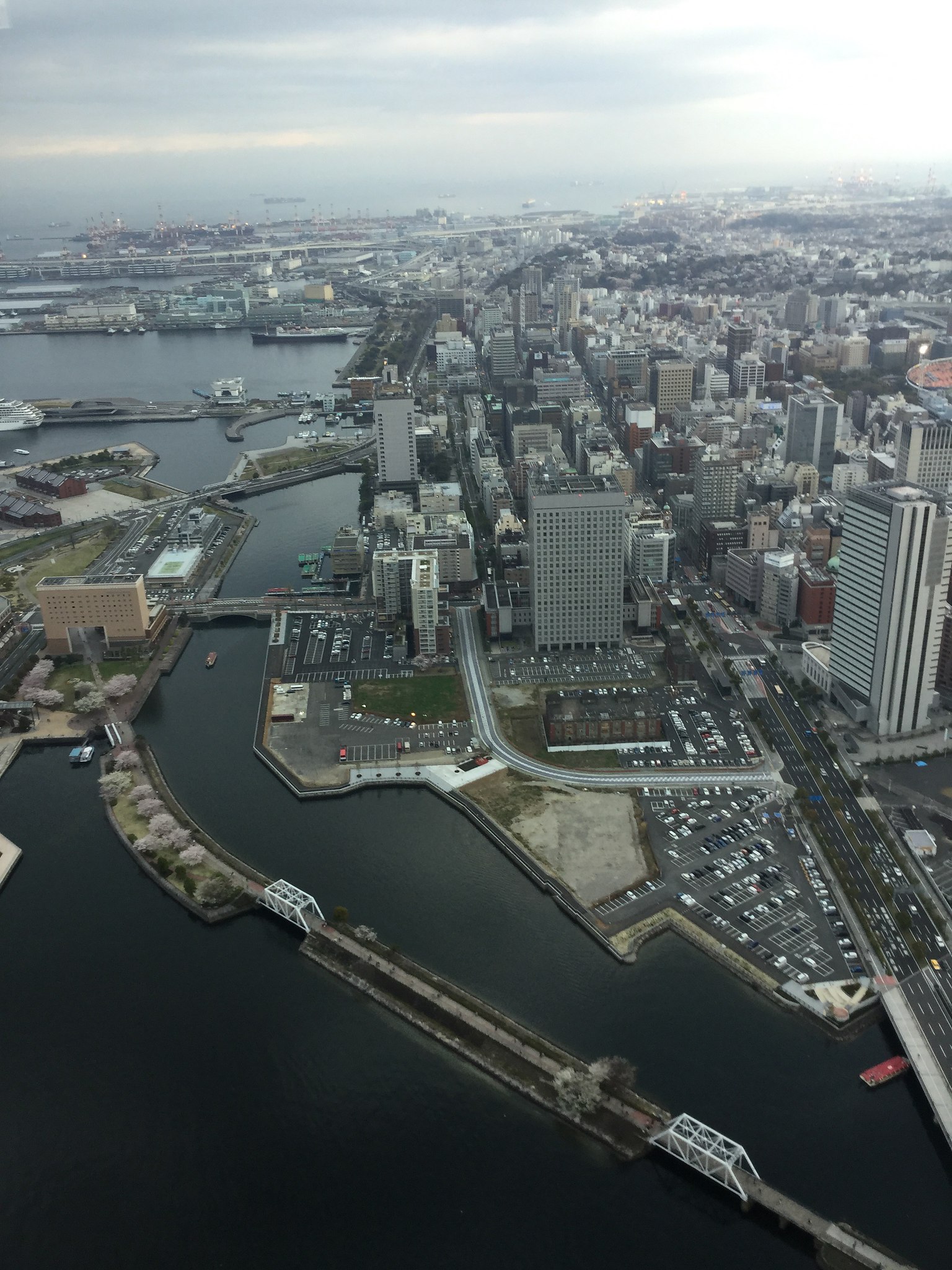   Yokohama Landmark Tower - 4