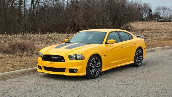 Dodge Charger SRT8 Super Bee