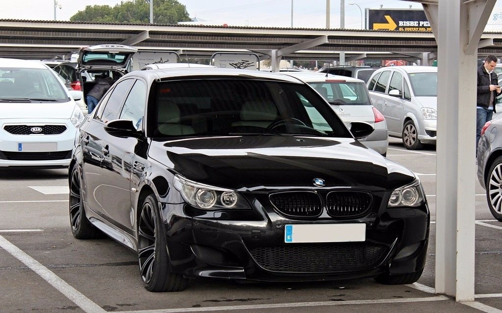 BMW M5 (E60)