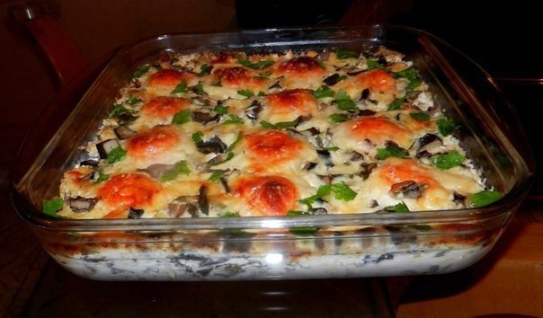 Куриные фрикадельки под сливочно-грибным соусом.Куриный фарш – 500 грамм;Куриное яйцо – 1 штука;Лук ...
