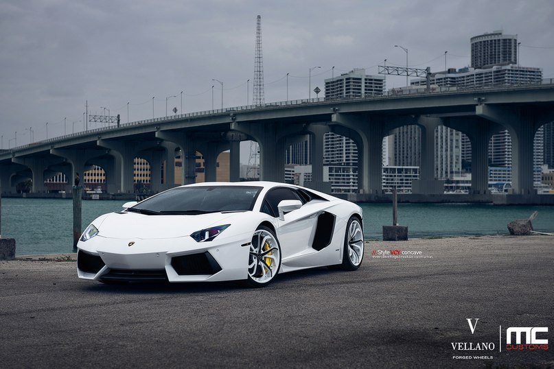 Lamborghini Aventador.