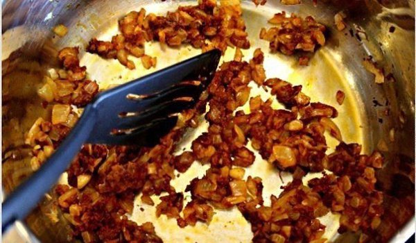 Курица Карри.Ингредиенты:2 куриных грудкиполовинка зеленого перца3 ч.л. порошка карри1 луковица2 ... - 6