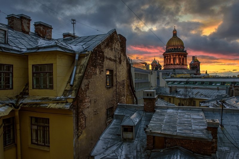 Крыша осень. Александр Петросян крыши Петербурга. Крыши Питера. Крыши старых домов Петербурга. Непарадный Петербург зима.