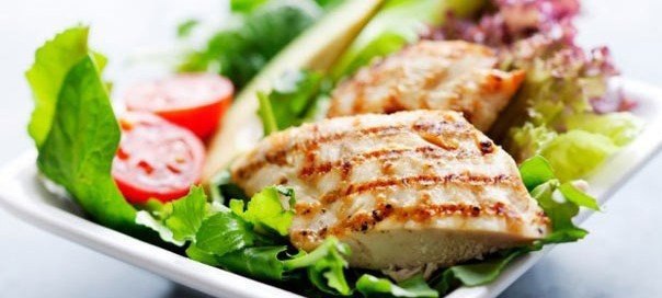 РЕЦЕПТЫ ИЗ КУРИЦЫ, если надоело есть вареную грудку... 1.Куриный рулет Ингредиенты: фарш из грудок — ...