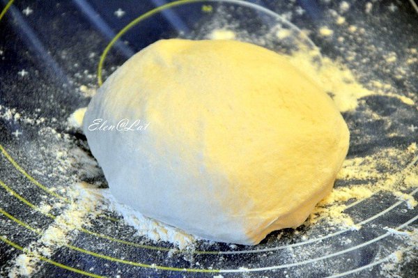 Шаньга с картошкой, сыром и жареным луком.Ингредиенты:Для теста:250 гр муки;15 гр свежих дрожжей;1 ... - 2