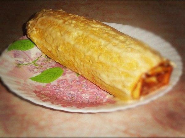 Банановый рулет.Ингредиенты:Сгущенное молоко - 1/2 банкиЯйца куриные – 1 шт.Мука – 3 ст. л. с ... - 6