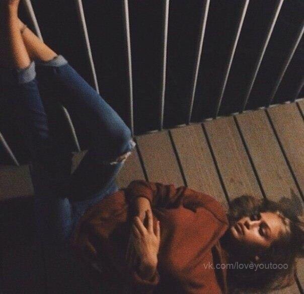 Мы меняемся. Мы забываем людей, которых считались частью нашего дня. Мы не здороваемся при встречи, ...