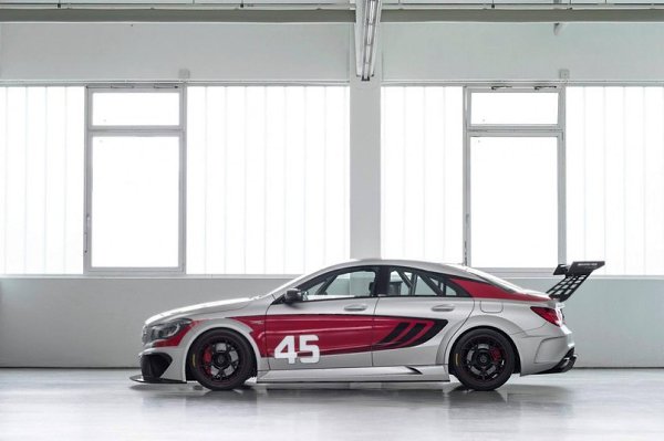 Mercedes CLA 45 AMG Racing Series. - 2