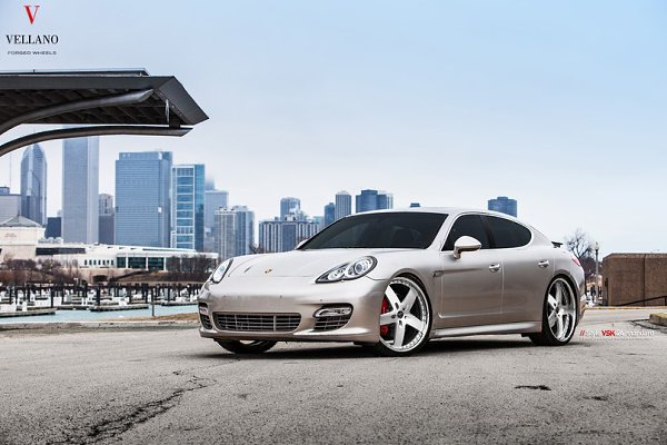 Porsche Panamera Turbo.