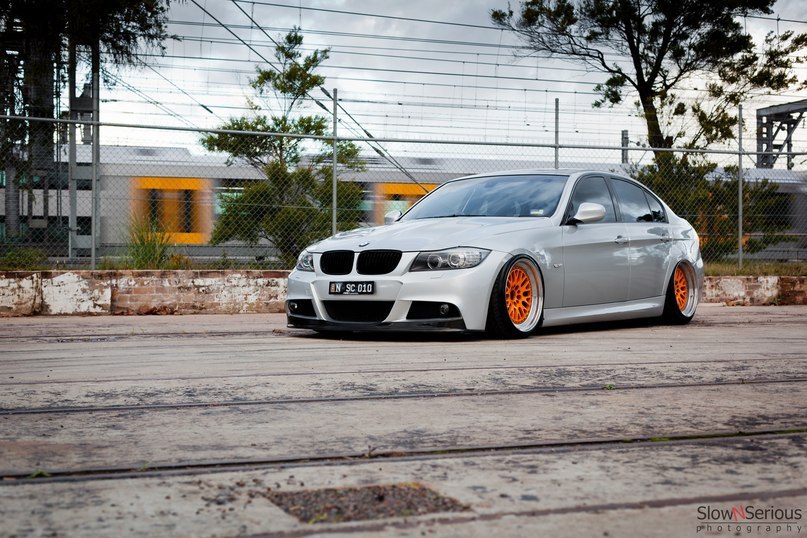 BMW 320i (E90). - 3