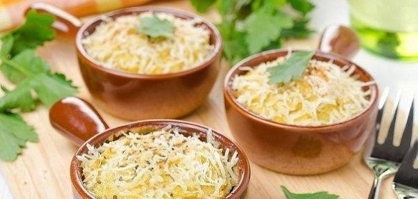 Запеканка с курицей под пюре из цветной капусты.• 100 г 50 ккал • Б 2.9 • Ж 0.7 • У 4.9 •Куриные ...